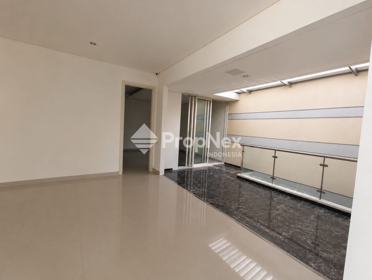 Rumah Wisata Bukit Mas Cluster Grand Palais 2 Lantai — foto 2
